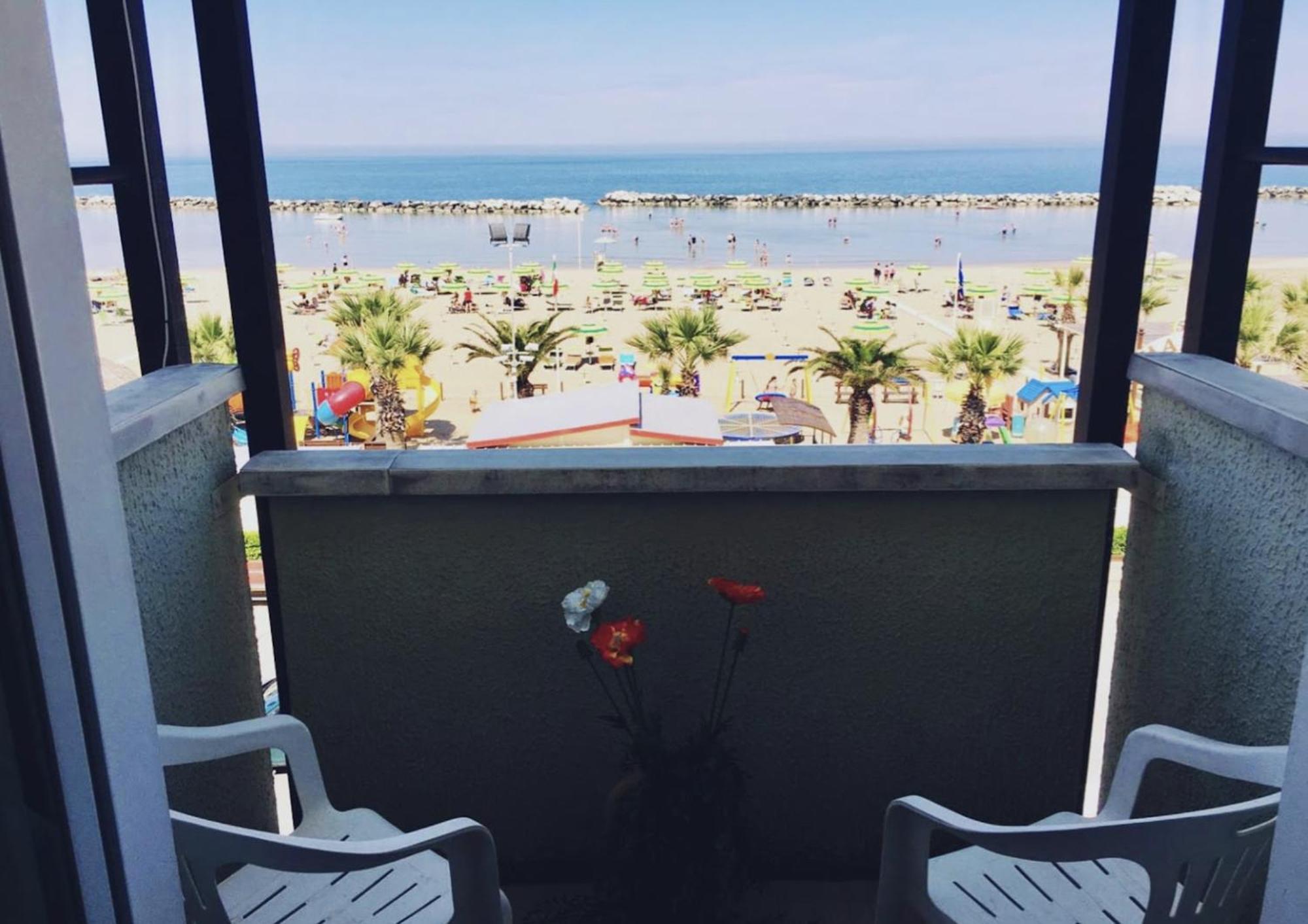 Hotel Bonaria Rimini Eksteriør bilde