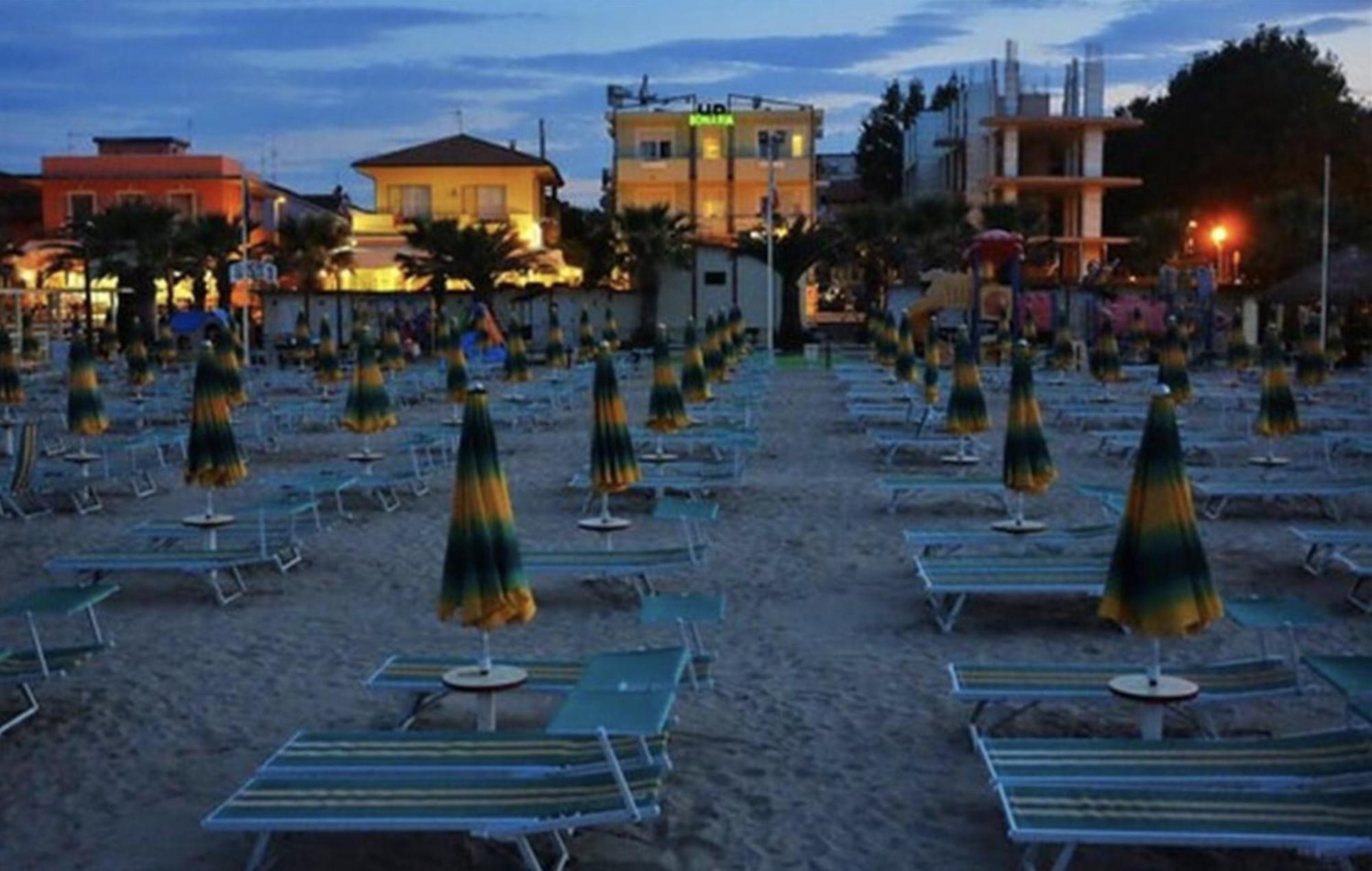 Hotel Bonaria Rimini Eksteriør bilde